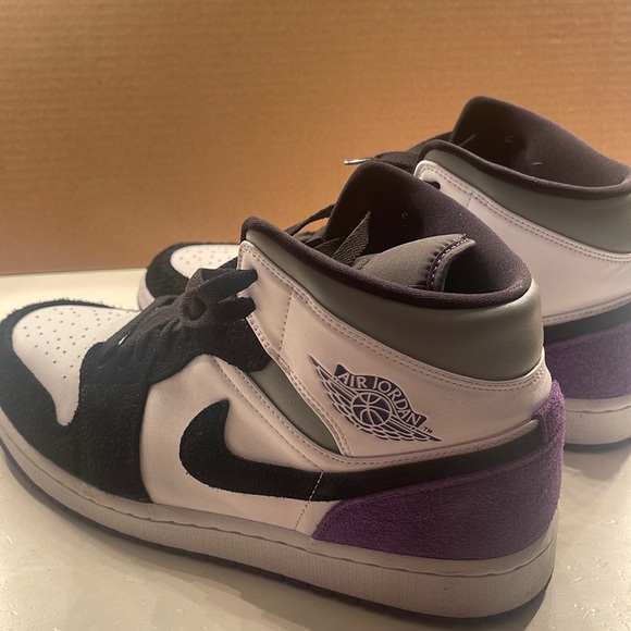 Nike air Jordan 1 mid white court purple